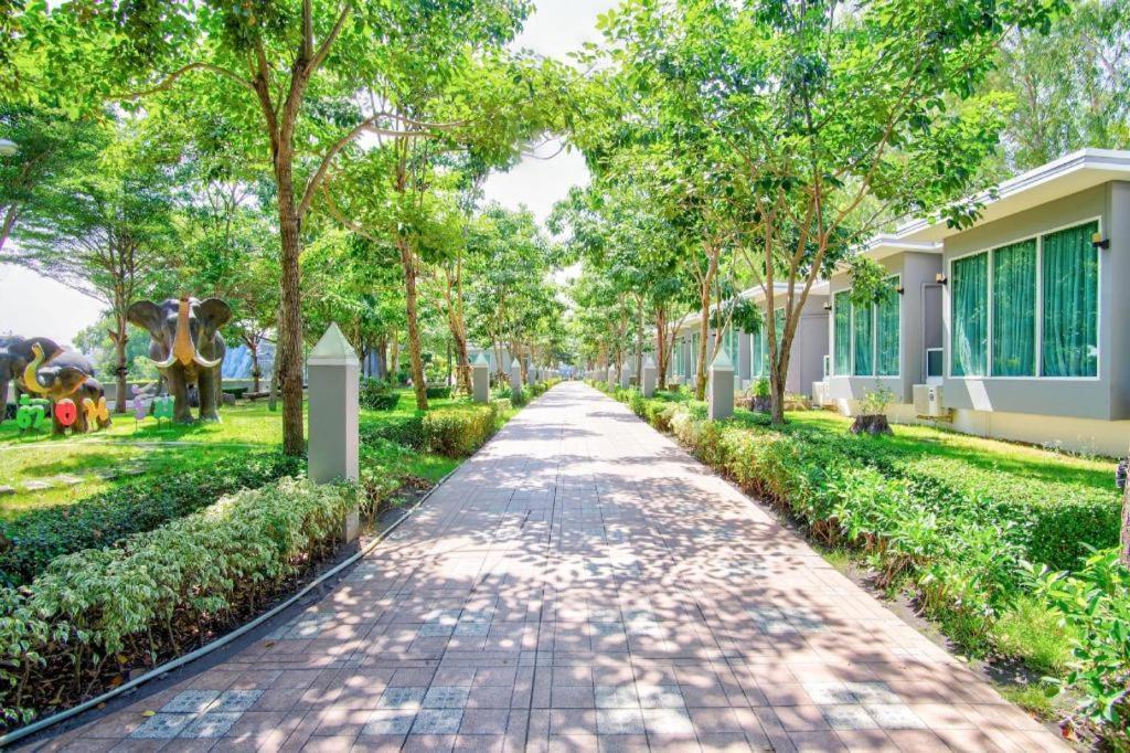 Thaiasia Goldensea Resort Phra Nakhon Si Ayutthaya Exterior photo