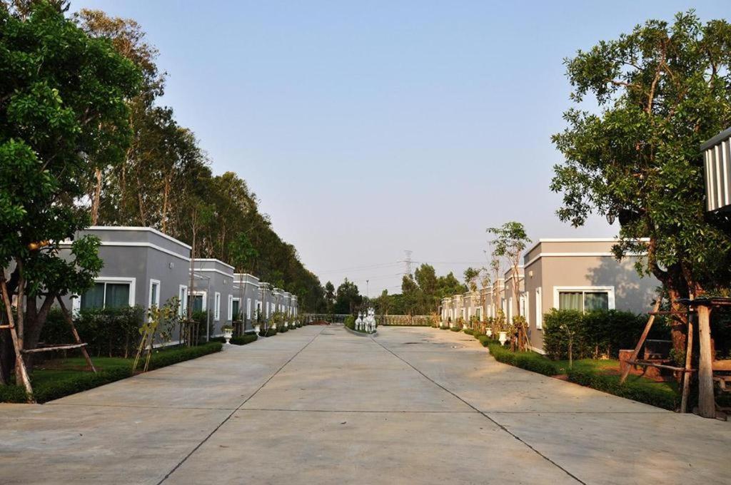 Thaiasia Goldensea Resort Phra Nakhon Si Ayutthaya Exterior photo